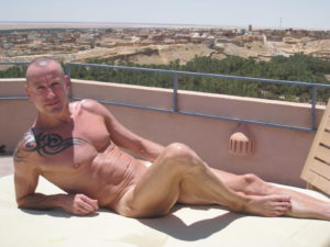 Homme noir gay je montre mon keum GROSSE BITE DANS LE CUL D UN GAY LATINO TTBM