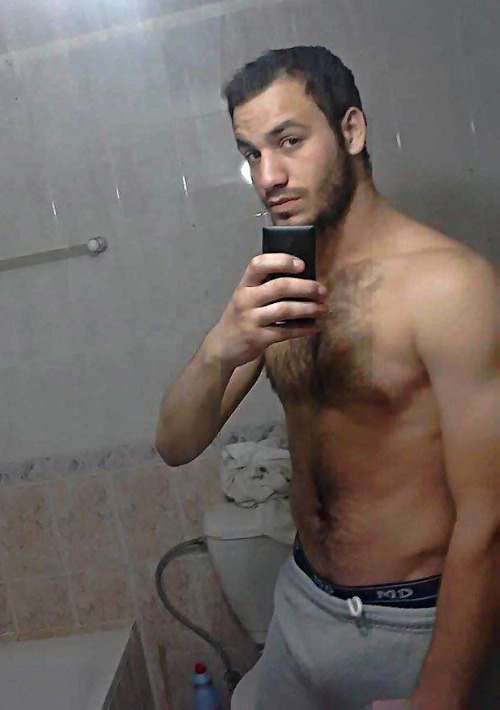 exhib cam gay bite poilu exhib cam gay bite poilu