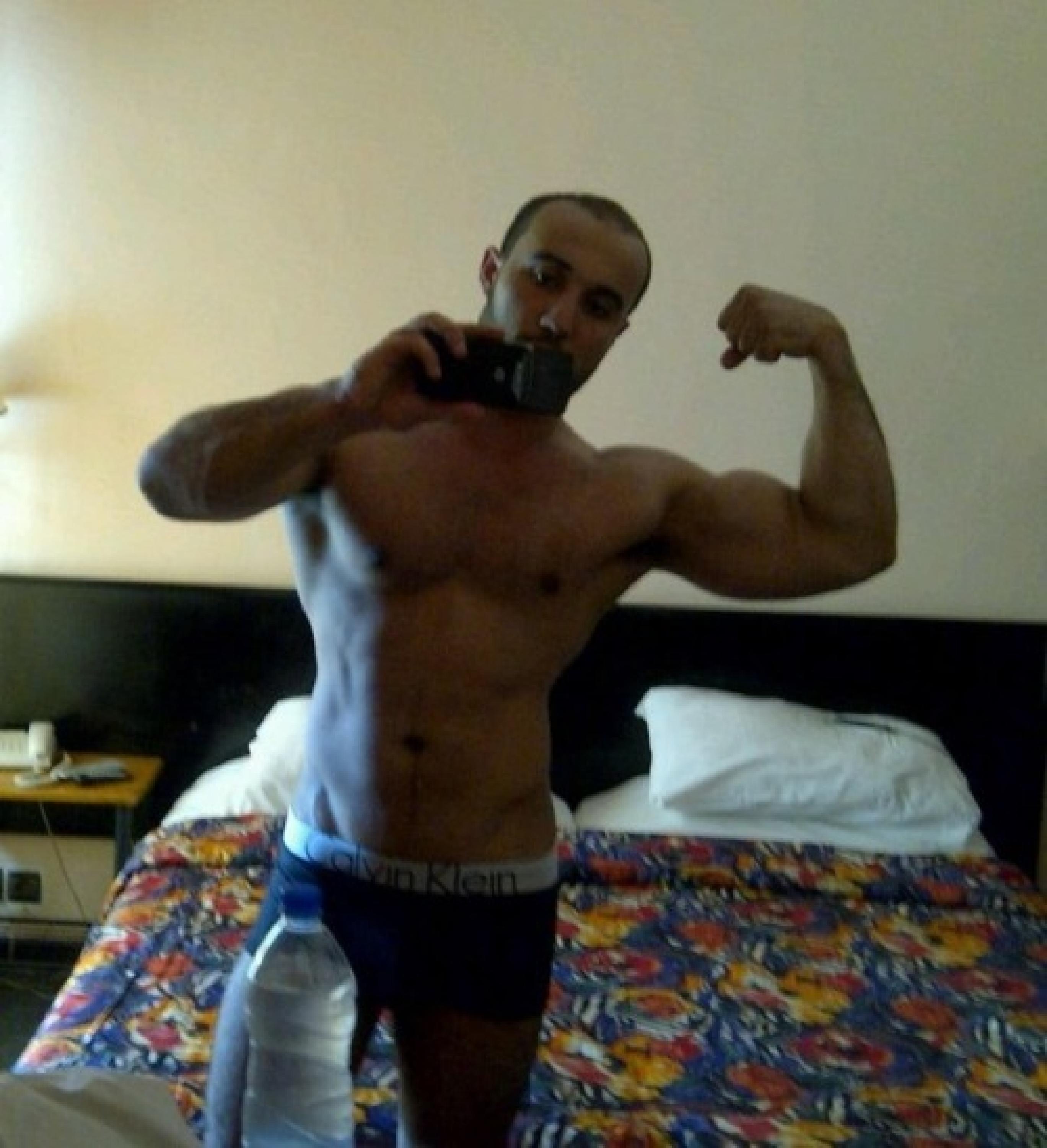 https://www.arabe-gay.com/wp-content/uploads/2017/10/1506989672.jpg