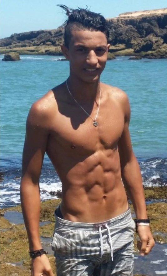 https://www.arabe-gay.com/wp-content/uploads/2018/05/beau-gosse-marocain-torse-nu.jpg