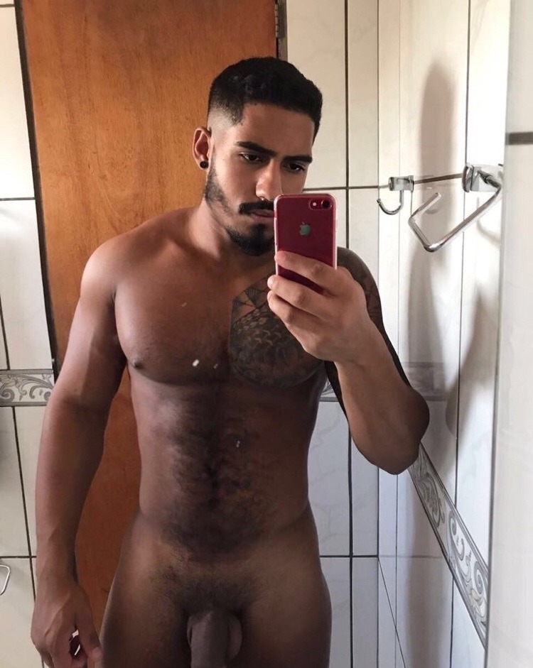 https://www.arabe-gay.com/wp-content/uploads/2019/03/tumblr_pd44gxzUGk1vxdzxao1_1280.jpg